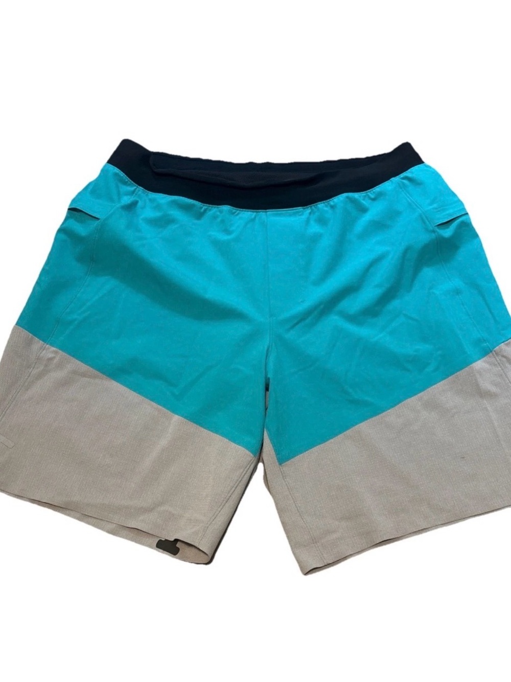 Lululemon Namaste At The Beach Short 8” In Amazonite/Light Cast Mens L